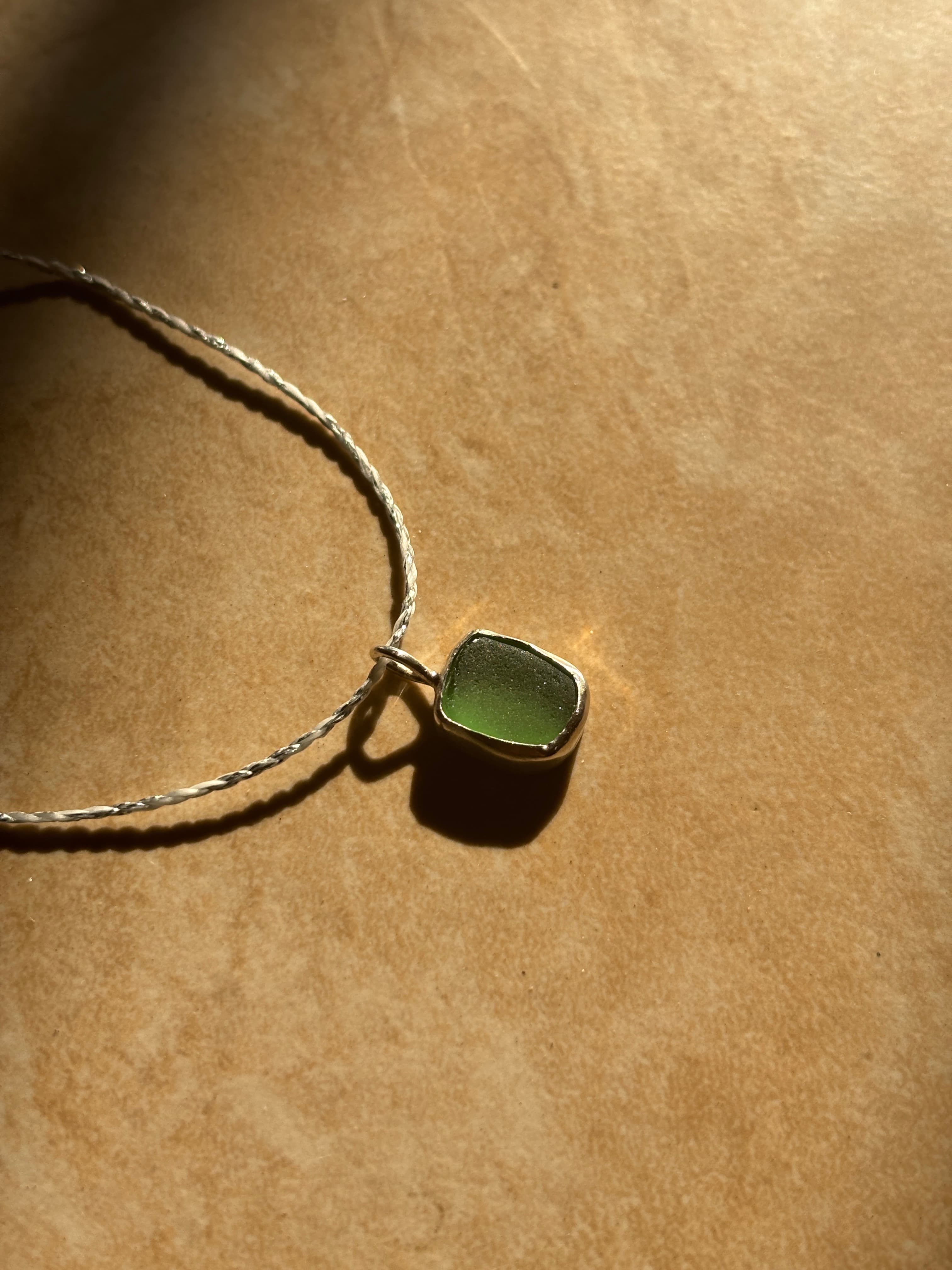 Ciondolo con vetrino di mare verde