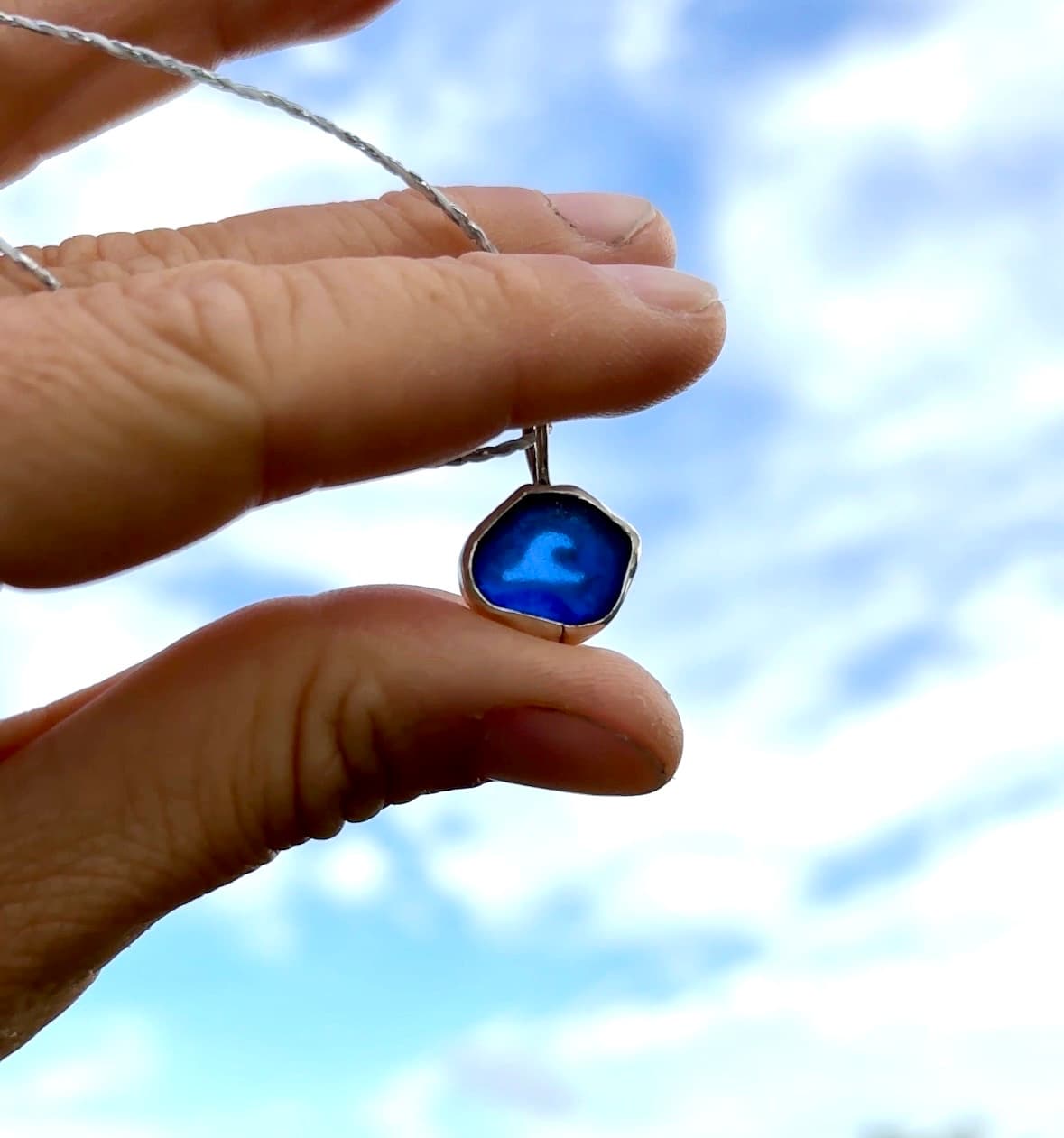 Ciondolo onda vetrino blu